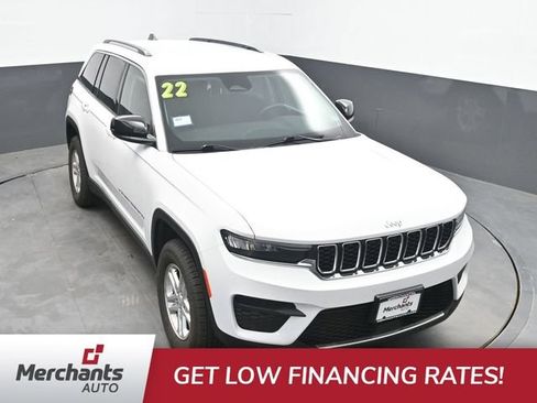 Used 2022 Jeep Grand Cherokee Laredo w/ Luxury Tech Group I AWD/4WD image 30