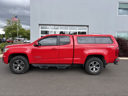 Used 2015 Chevrolet Colorado Z71 AWD/4WD image 2