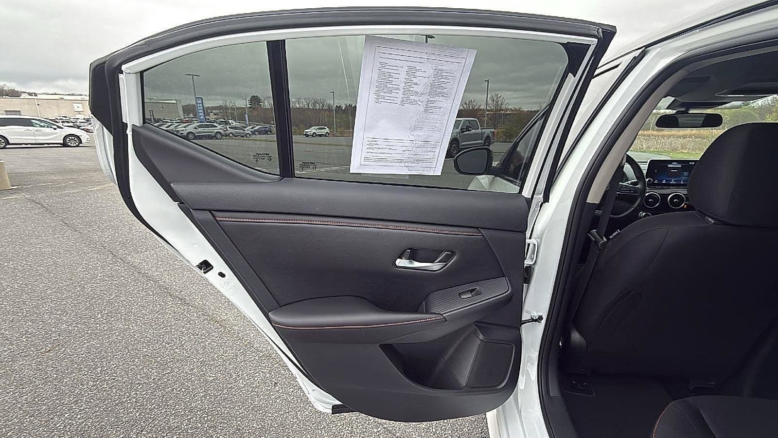 Used 2025 Nissan Sentra SR FWD image 21