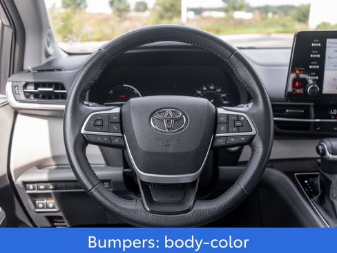Used 2023 Toyota Sienna XLE w/ XLE Plus Package AWD/4WD image 16