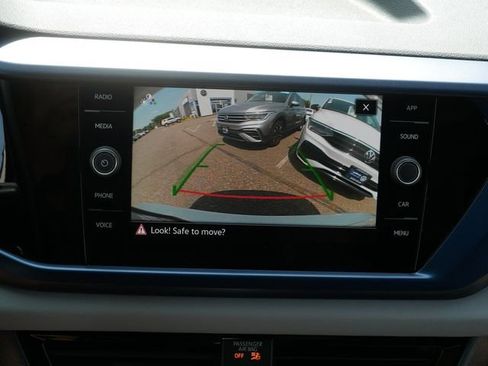 Certified 2023 Volkswagen Taos SE w/ Panoramic Sunroof Package AWD/4WD image 29