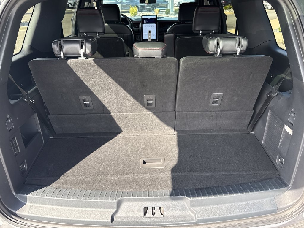 Used 2024 Ford Expedition Limited AWD/4WD image 10