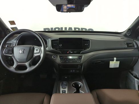 Certified 2025 Honda Ridgeline RTL image 11