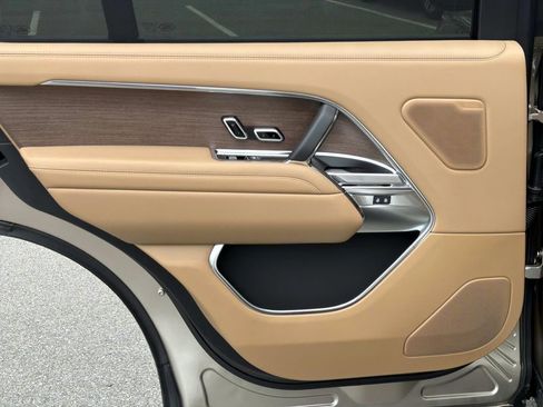 New 2026 Land Rover Range Rover Long Wheelbase SE AWD/4WD image 11