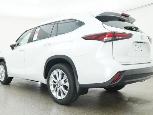 New 2026 Toyota Highlander Limited AWD/4WD image 21