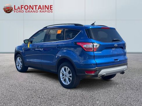 Used 2018 Ford Escape SE w/ SE Sync 3 Package FWD image 5