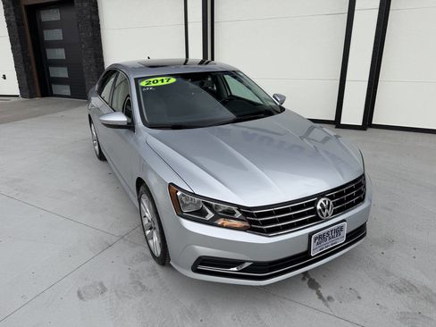 Used 2017 Volkswagen Passat 1.8T SE FWD image 4