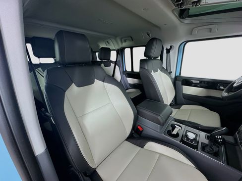 New 2025 INEOS Grenadier Fieldmaster Edition AWD/4WD image 48