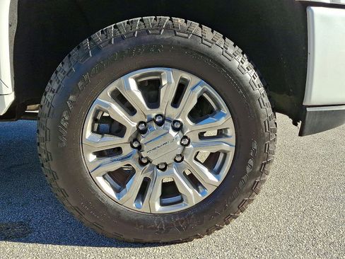 Certified 2022 GMC Sierra 3500 Denali image 27