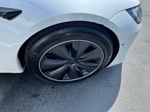 Used 2022 Tesla Model S Plaid AWD/4WD image 11