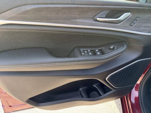 New 2026 Jeep Grand Cherokee Limited Reserve AWD/4WD image 12