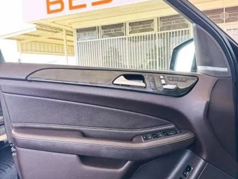 Used 2018 Mercedes-Benz GLS 450 4MATIC w/ Premium Package image 18