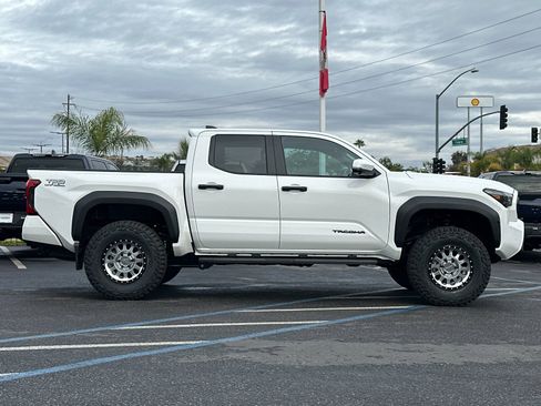 New 2025 Toyota Tacoma TRD Off-Road image 6