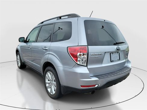 Used 2013 Subaru Forester 2.5X Limited AWD/4WD image 3