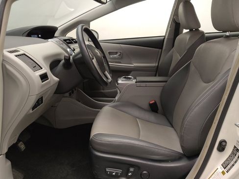 Used 2015 Toyota Prius V Four image 17
