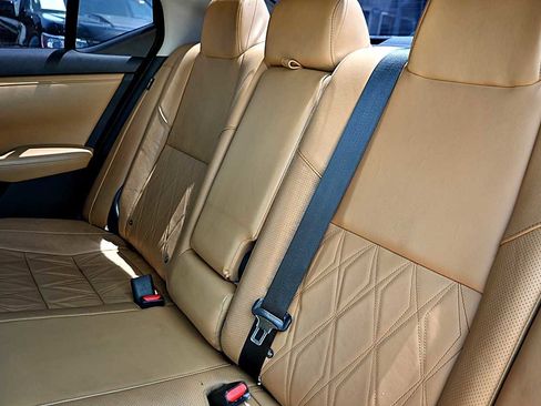 Used 2020 Nissan Sentra SV w/ SV Premium Package FWD image 10