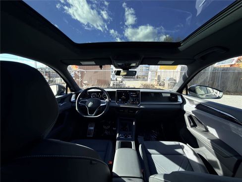 New 2026 Volkswagen Tiguan SE R-Line AWD/4WD image 19