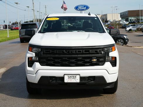 Used 2022 Chevrolet Silverado 1500 Custom image 2