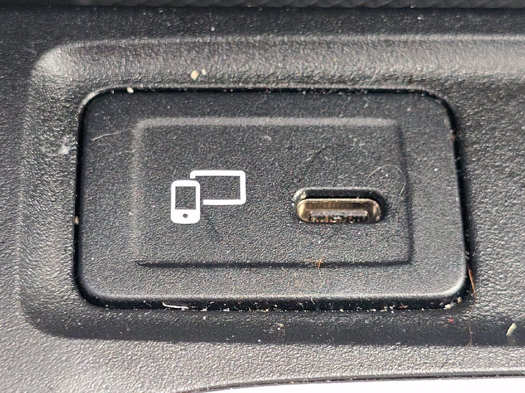 Used 2023 Mercedes-Benz GLA 250 4MATIC image 32