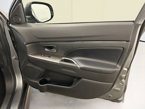 Used 2024 Mitsubishi Outlander Sport SE image 32