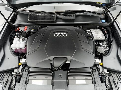 Used 2025 Audi Q8 Prestige image 26