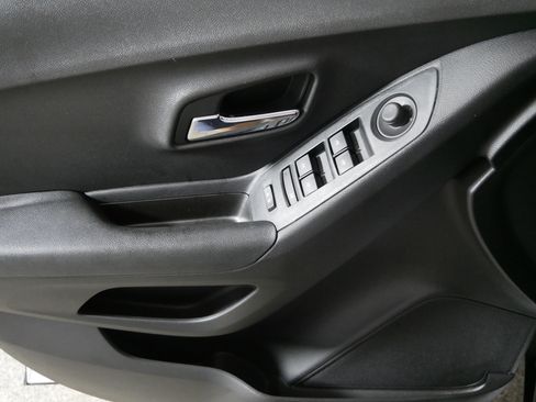 Certified 2019 Chevrolet Trax LT w/ Driver Confidence Package AWD/4WD image 19