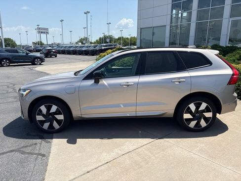 Used 2025 Volvo XC60 T8 Ultra AWD/4WD image 9