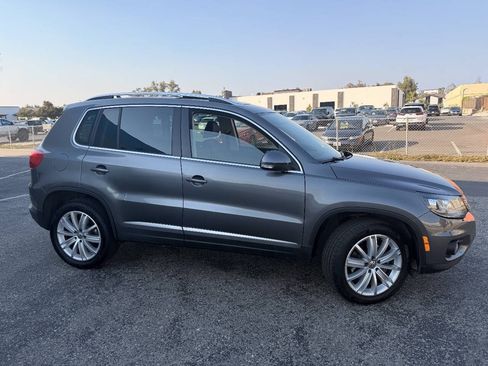 Used 2016 Volkswagen Tiguan SE FWD image 6