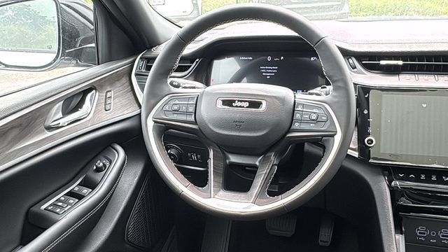 New 2026 Jeep Grand Cherokee L Limited AWD/4WD image 23