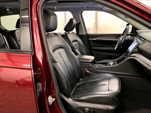 Used 2022 Jeep Grand Cherokee L Limited image 7