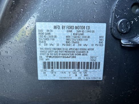 Used 2025 Ford Explorer Active w/ Active Comfort Package AWD/4WD image 2