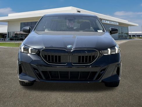New 2026 BMW 550e xDrive image 3