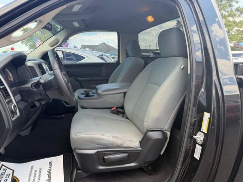 Used 2015 RAM 1500 Express RWD image 11