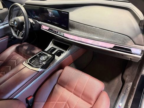 Used 2025 BMW 760i xDrive w/ Executive Package AWD/4WD image 83