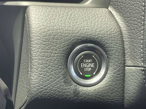 Used 2023 GMC Yukon Denali AWD/4WD image 32