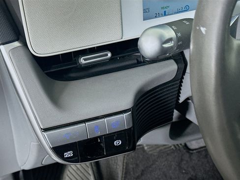 Used 2024 Hyundai Ioniq 5 SEL image 17