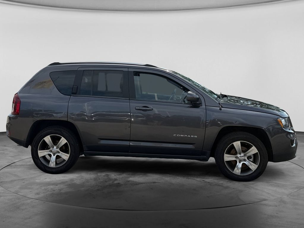 Used 2017 Jeep Compass High Altitude AWD/4WD image 11