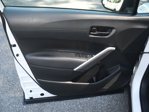 Used 2025 Toyota Corolla LE FWD image 9