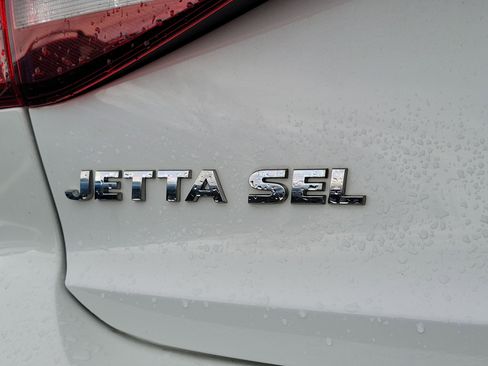 Used 2016 Volkswagen Jetta SEL w/ Lighting Package image 6