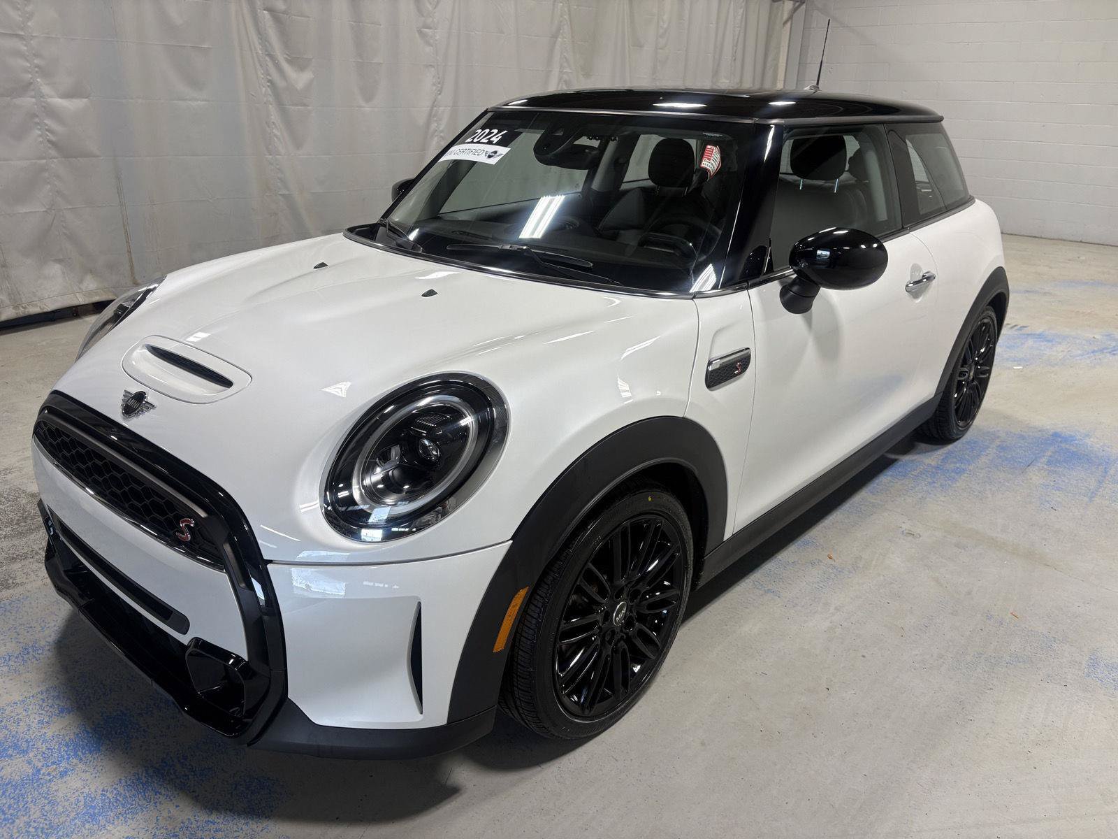 Used 2024 MINI Cooper S FWD image 1