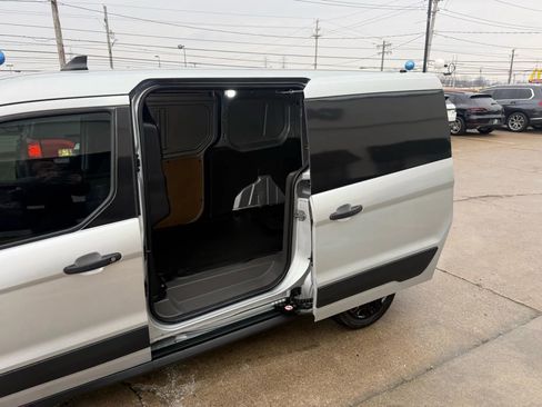 Used 2022 Ford Transit Connect XLT image 20