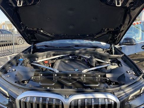 Used 2025 BMW X7 xDrive40i image 16