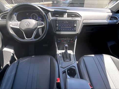 Certified 2023 Volkswagen Tiguan SE FWD image 15