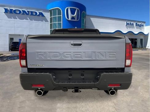 New 2026 Honda Ridgeline Black Edition image 4