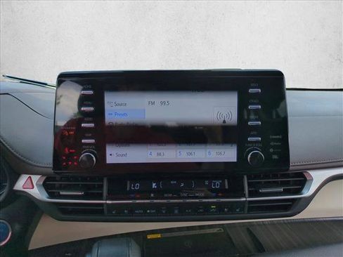 Certified 2024 Toyota Sienna Platinum AWD/4WD image 15