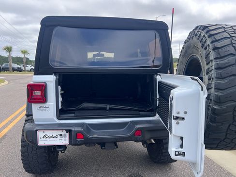 Used 2021 Jeep Wrangler Unlimited Rubicon AWD/4WD image 9