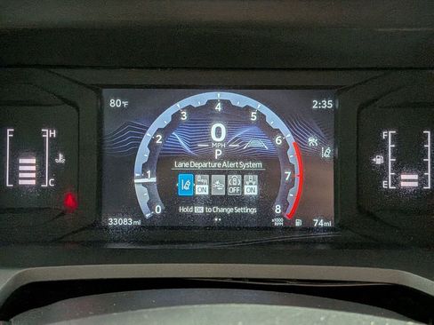 Used 2024 Toyota Tacoma SR5 AWD/4WD image 16