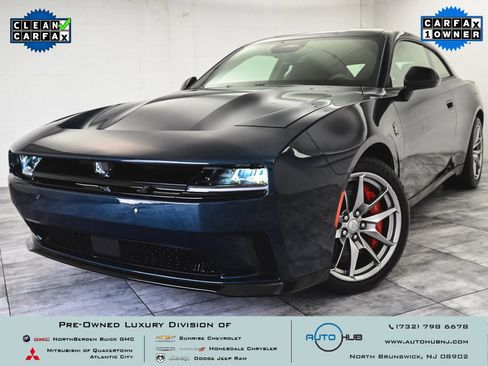 Used 2025 Dodge Charger R/T Scat Pack w/ Track Pack image 1
