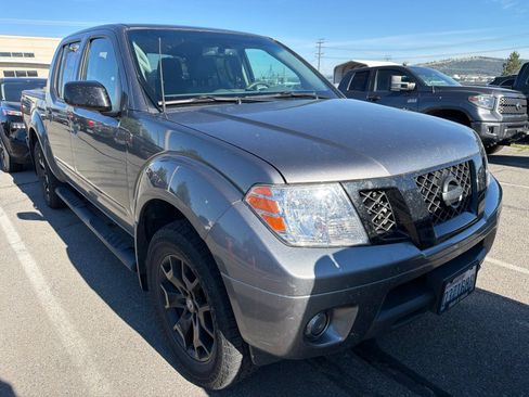 Used 2021 Nissan Frontier SV w/ Midnight Edition Floor Mats AWD/4WD image 4