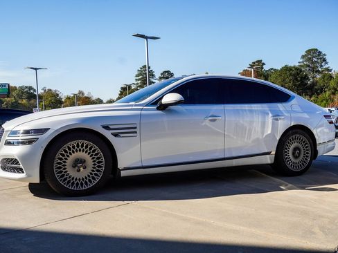 Used 2022 Genesis G80 2.5T w/ Prestige Package image 3